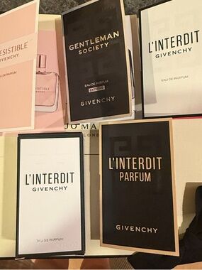 Givenchy Sample Card Set plus deluxe size